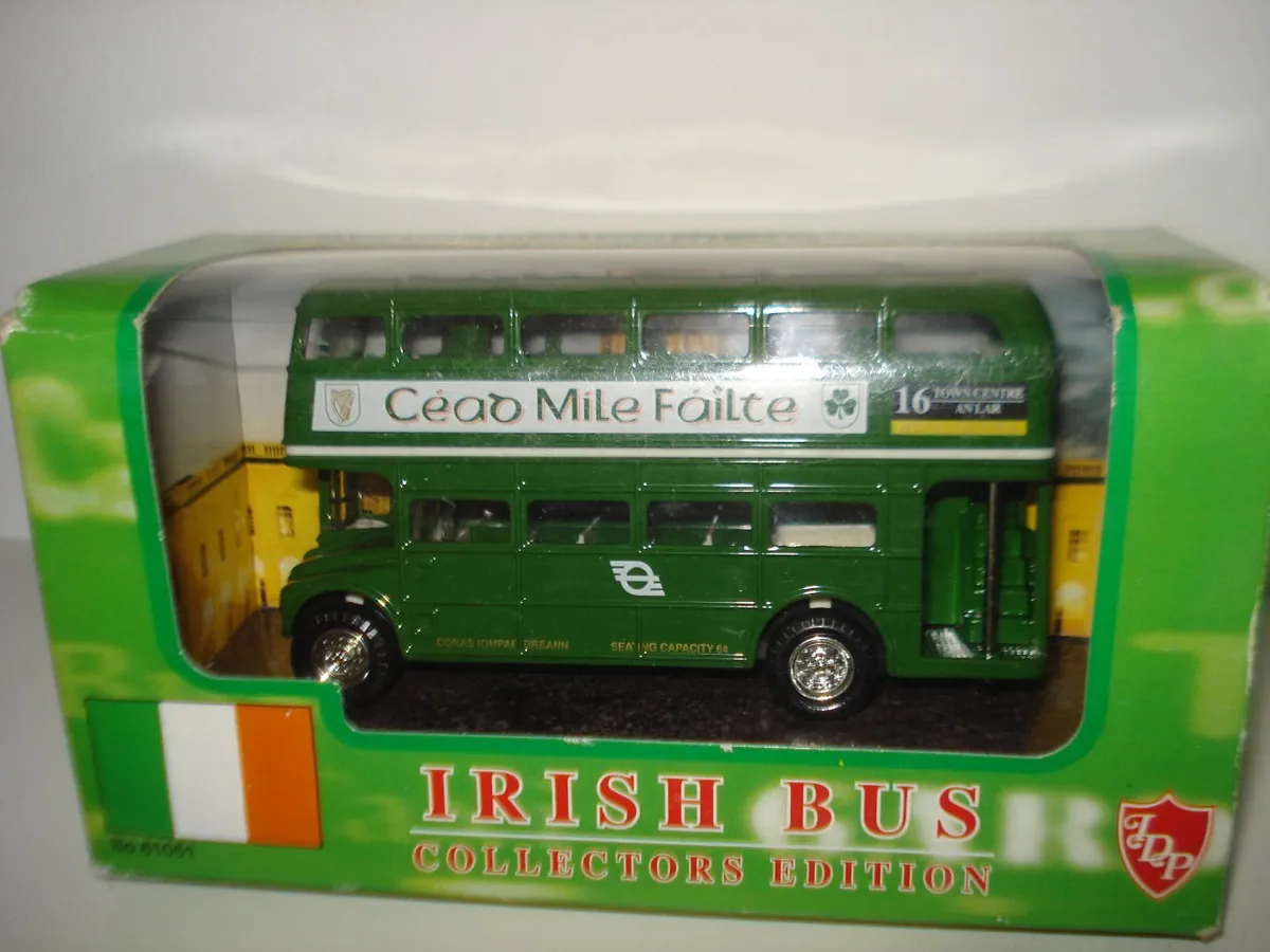 3 MODEL IRISH GREEN DOUBLE DECKER BUSES. - Image 3