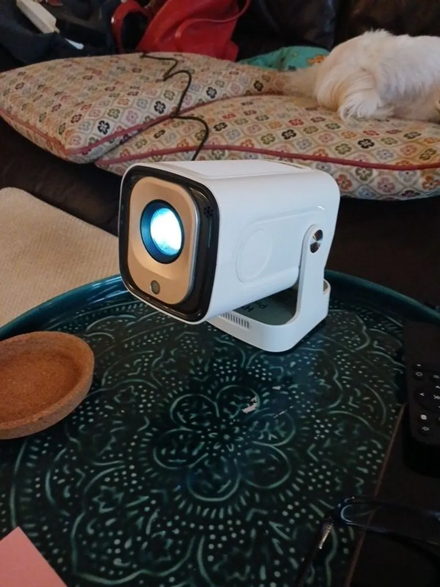 Android Projector Auto Focus/Huge Projection - Image 2