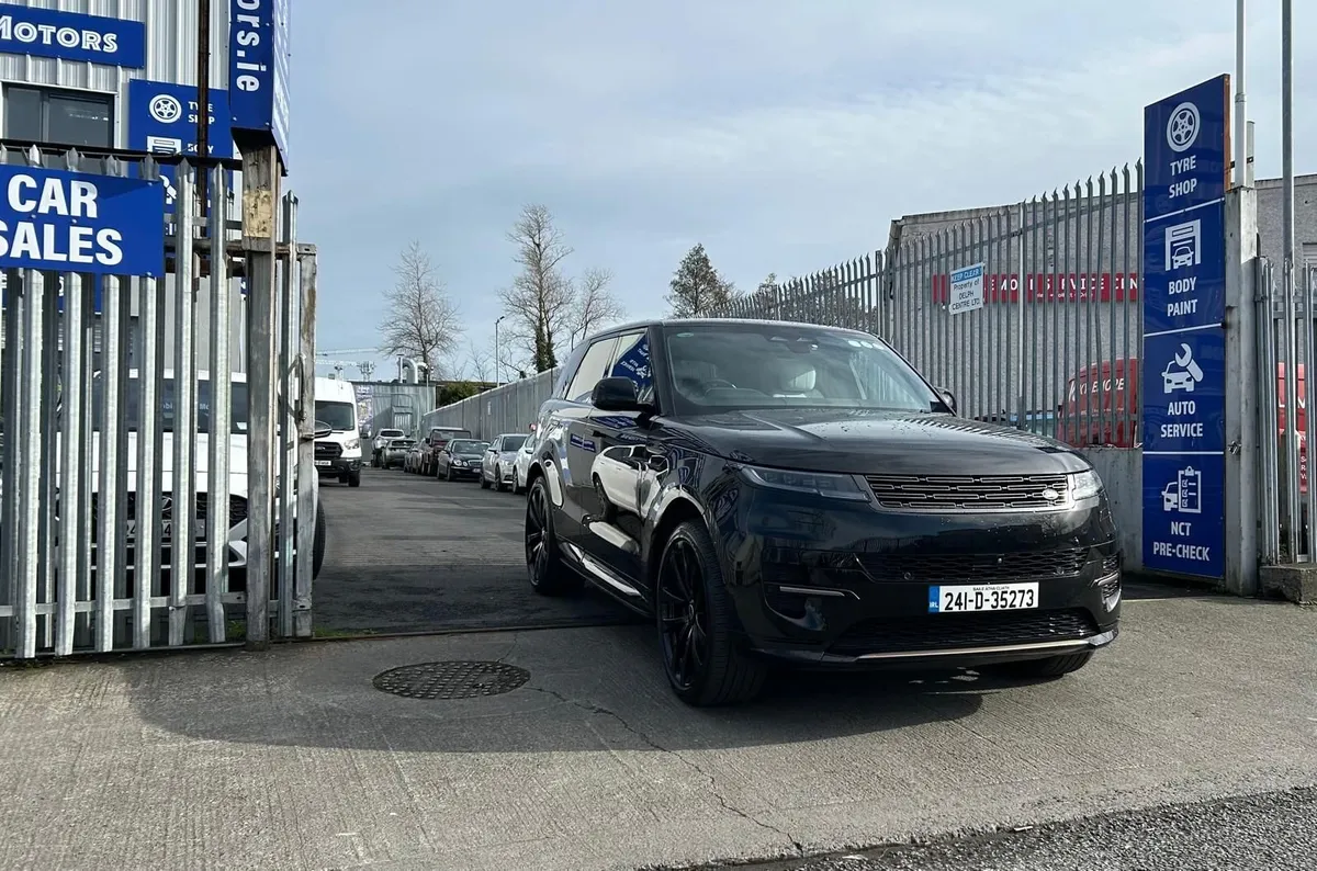 Land Rover Range Rover Sport 2024  14,063 KM - Image 2