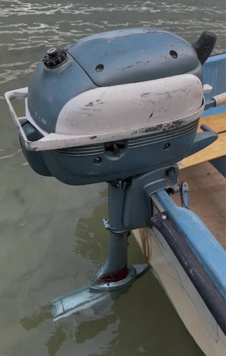 2 HP Outboard engine - Image 4