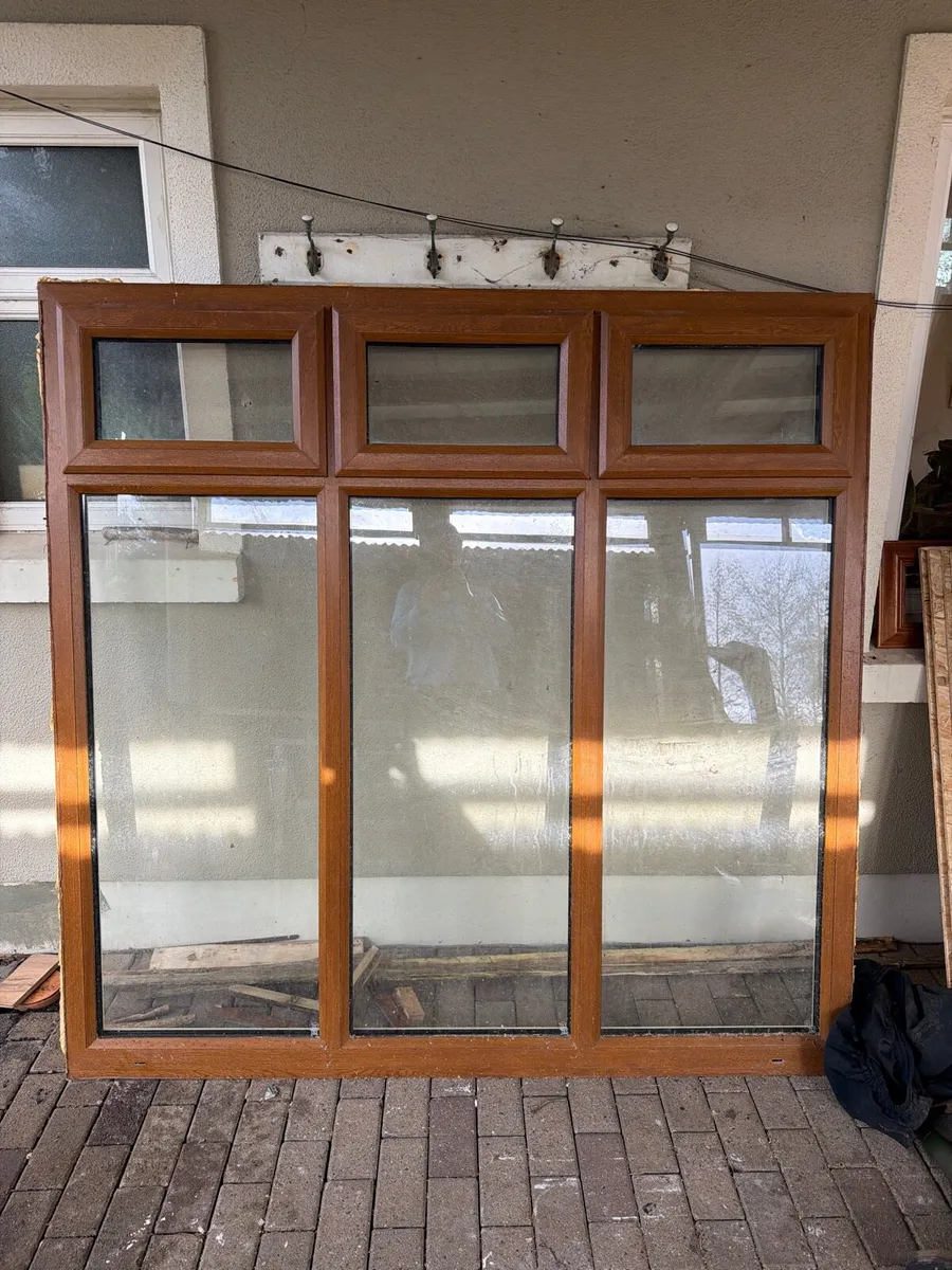 Window - Golden oak - H-177cm x W174cm