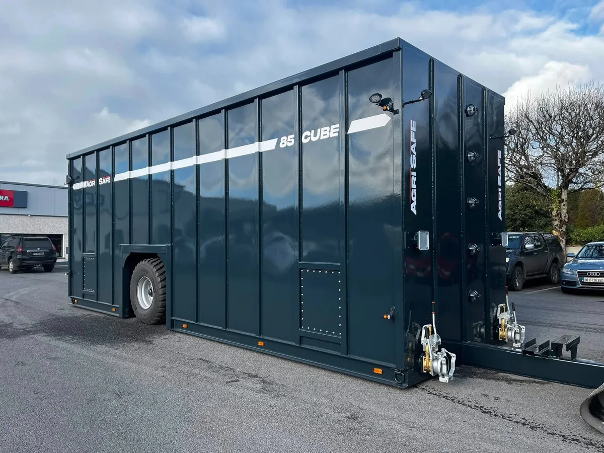 NEW 18700 GALLON NURSE TANK - Image 1