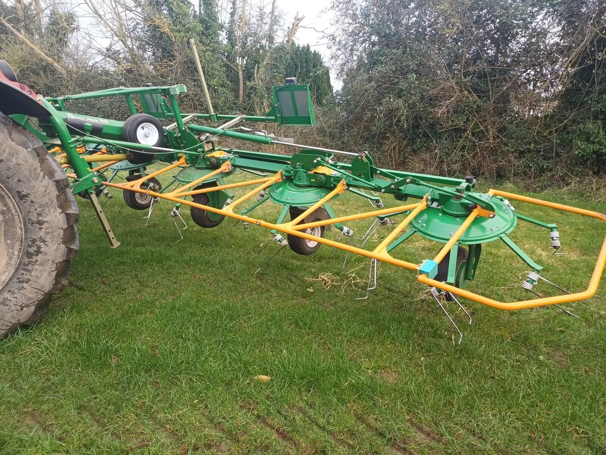 2020 Malone 840 Hay Tedder - Image 1