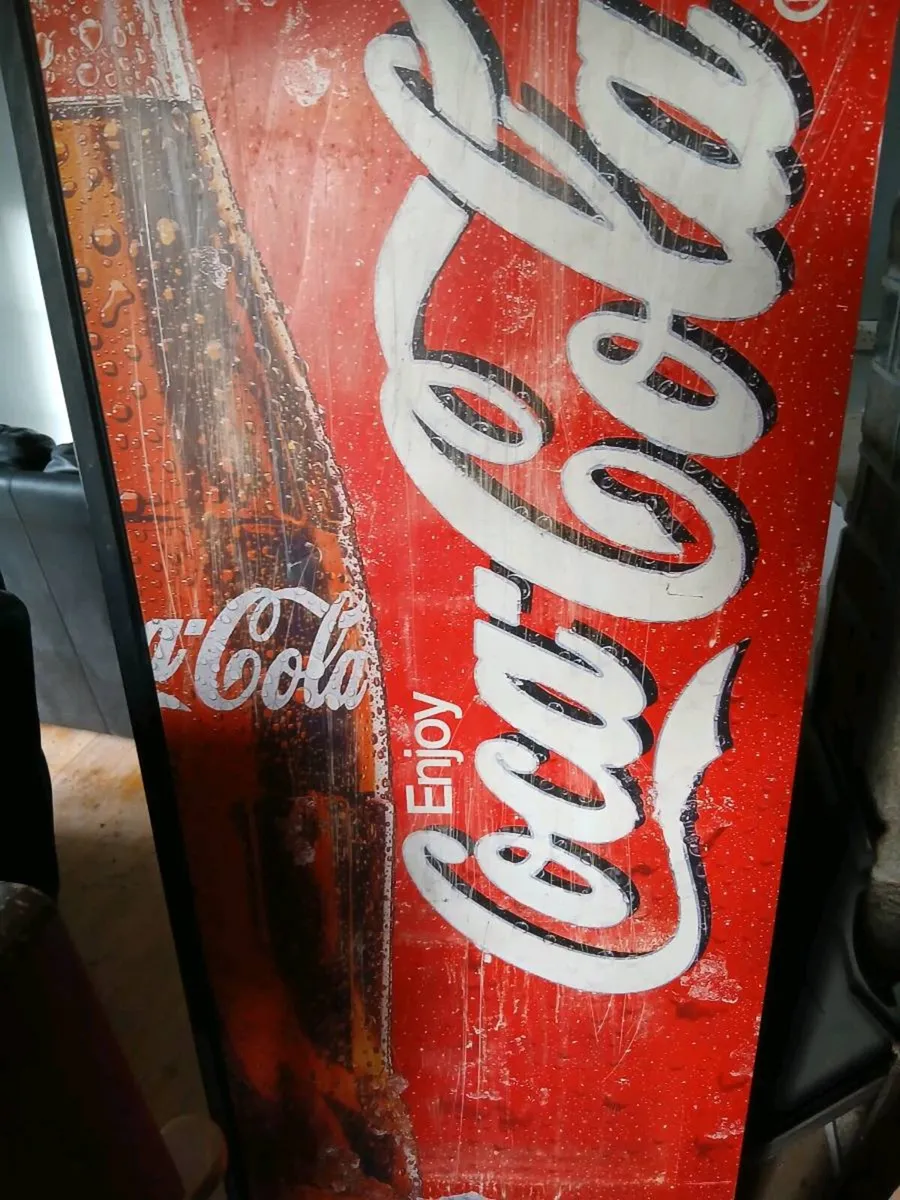 3 seater couch and matching swivel armchair. Also - Image 1