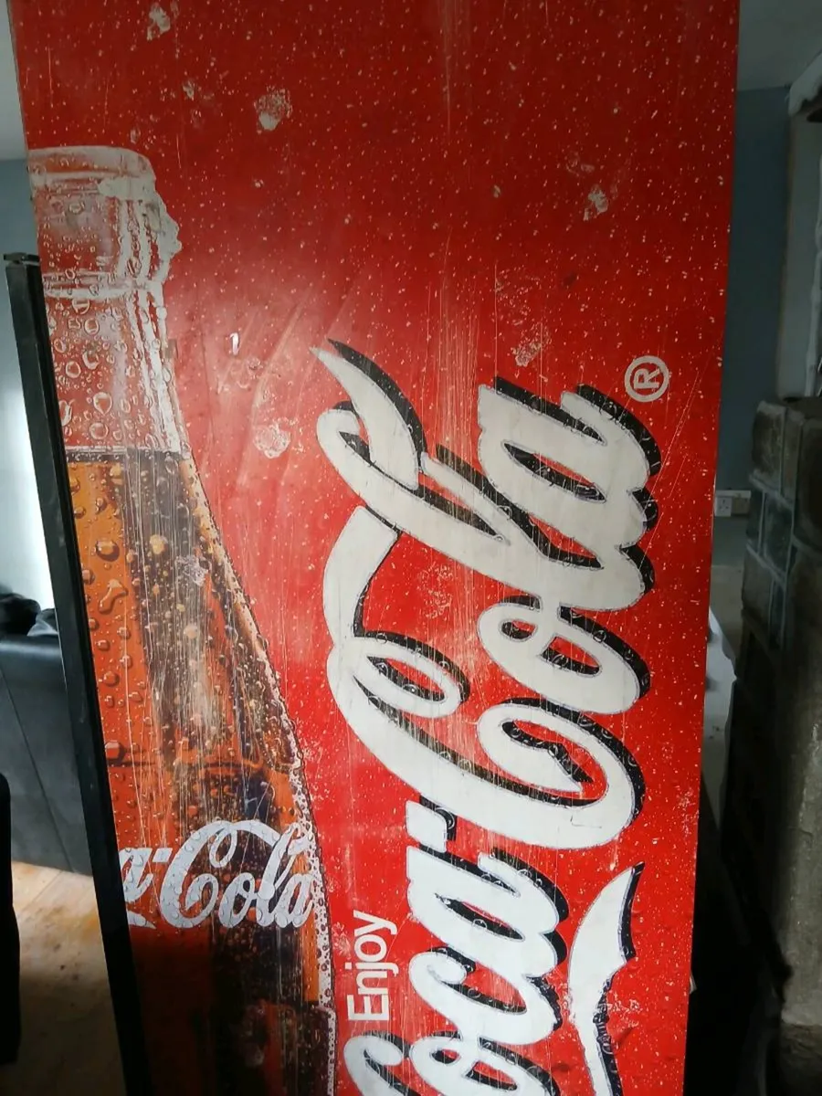 3 seater couch and matching swivel armchair. Also - Image 2