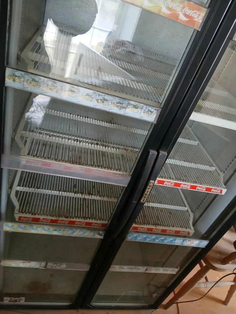 3 seater couch and matching swivel armchair. Also - Image 3