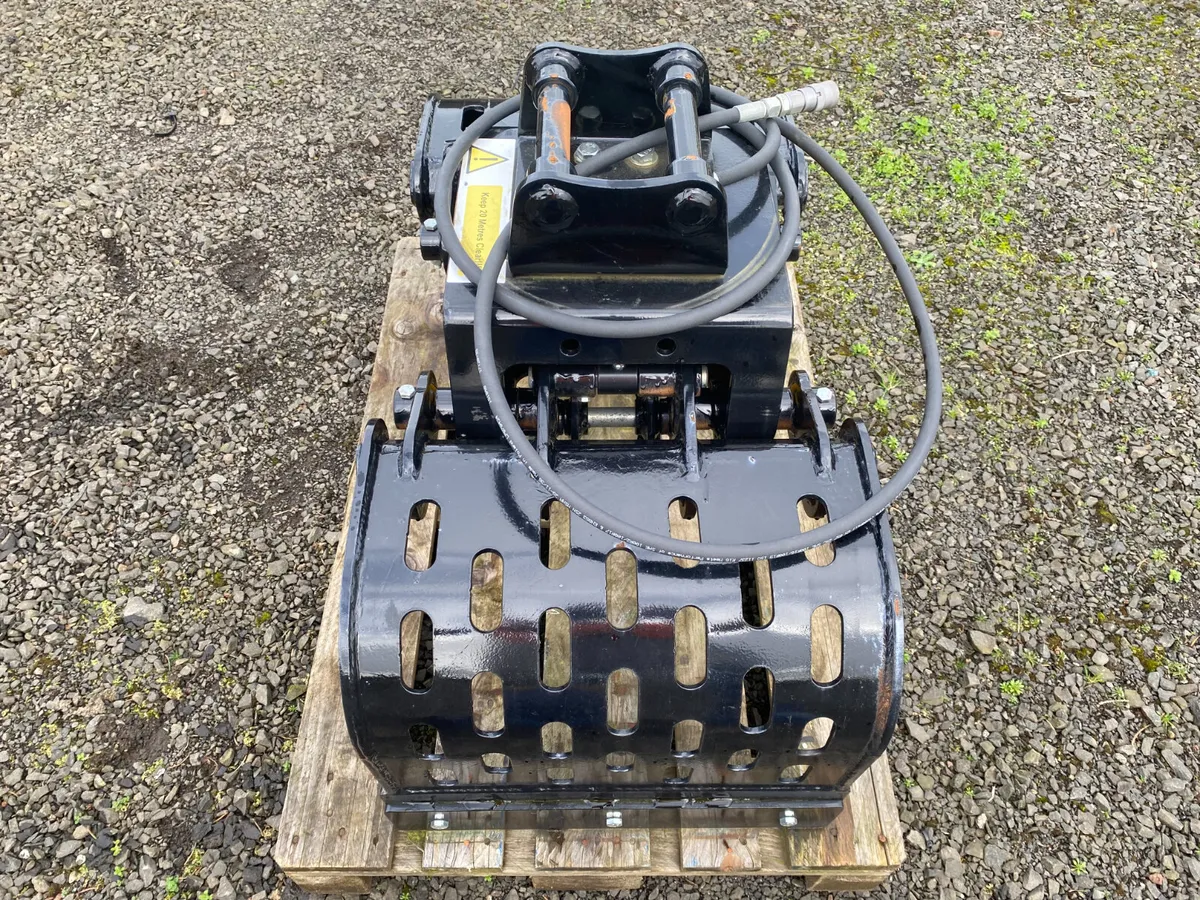 Titus Sorting Grab for 2.5 - 3.5 Ton Excavator - Image 4