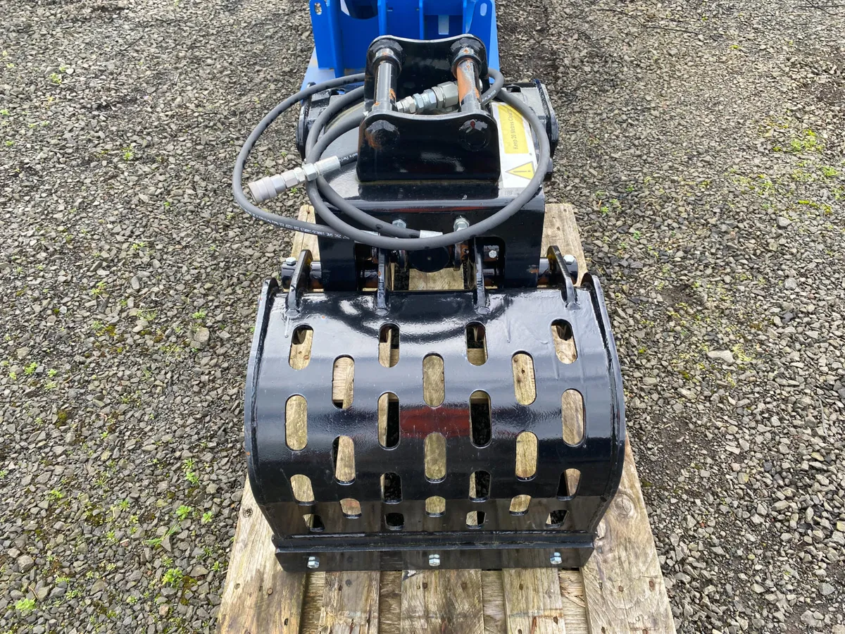 Titus Sorting Grab for 2.5 - 3.5 Ton Excavator - Image 2