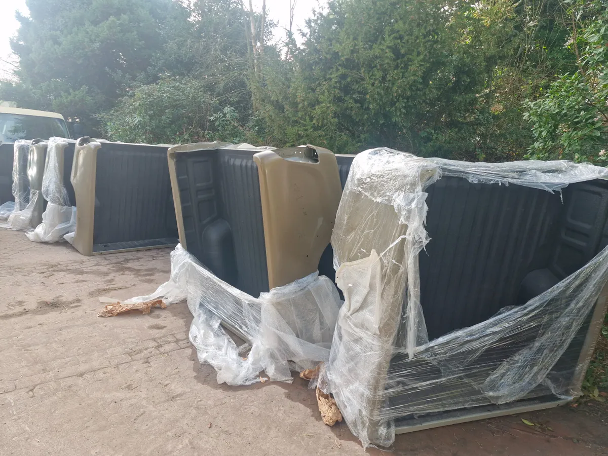 New tubs to fit Toyota Hilux 05 to 16 - Image 4