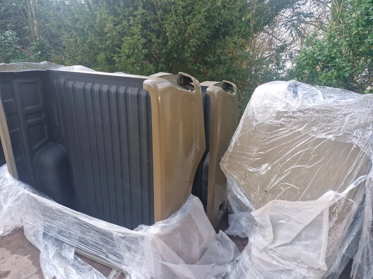 New tubs to fit Toyota Hilux 05 to 16 - Image 1