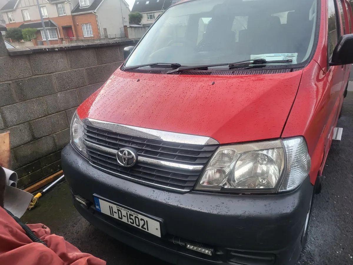 Toyota hiace 2011 taxed 8 26 - Image 3