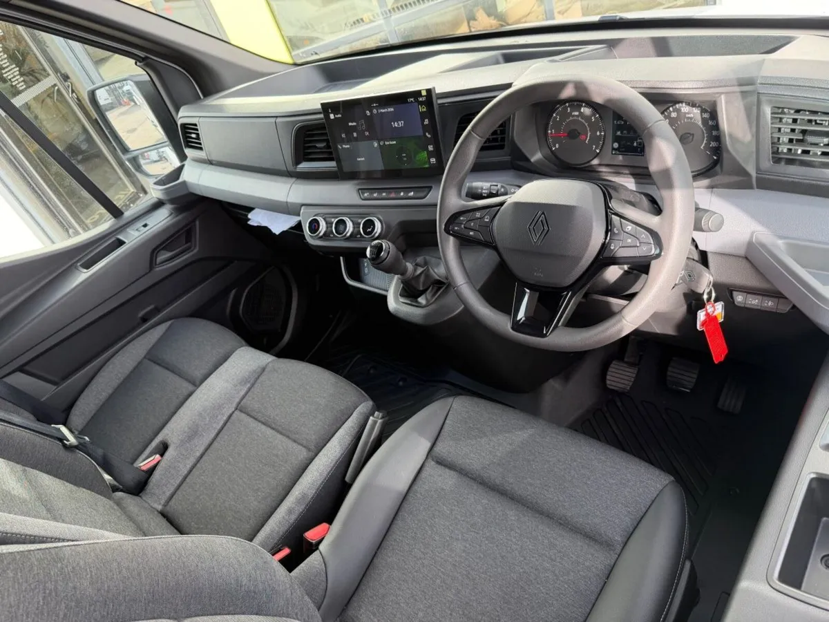 Renault Master 2.0 - Image 4