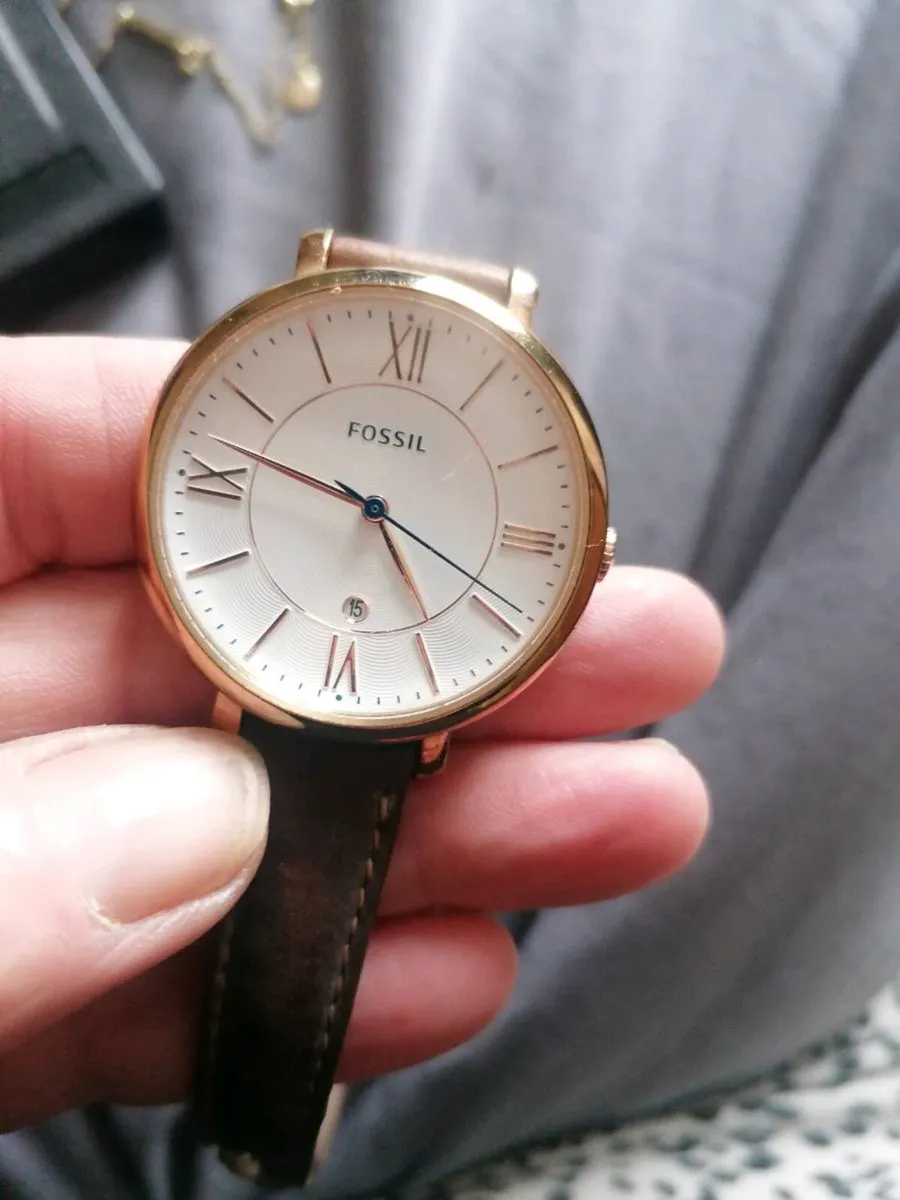 Beautiful gold fossil watch - Image 1