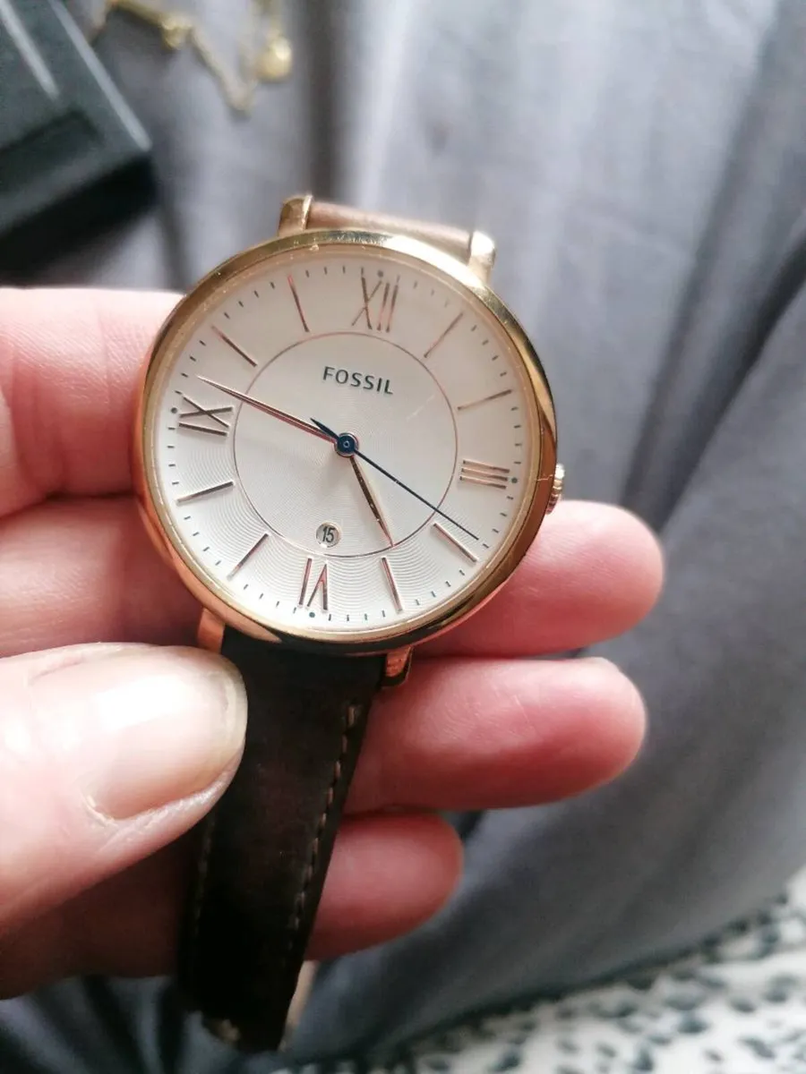 Beautiful gold fossil watch - Image 2