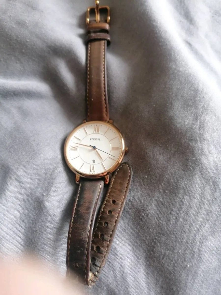 Beautiful gold fossil watch - Image 3