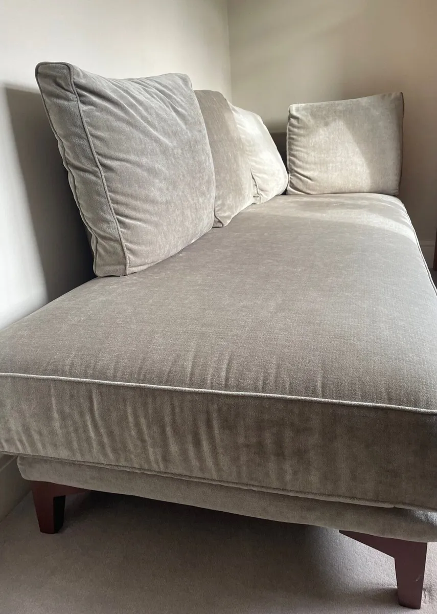 Chaise Longue / Day Bed – Excellent Condition - Image 2