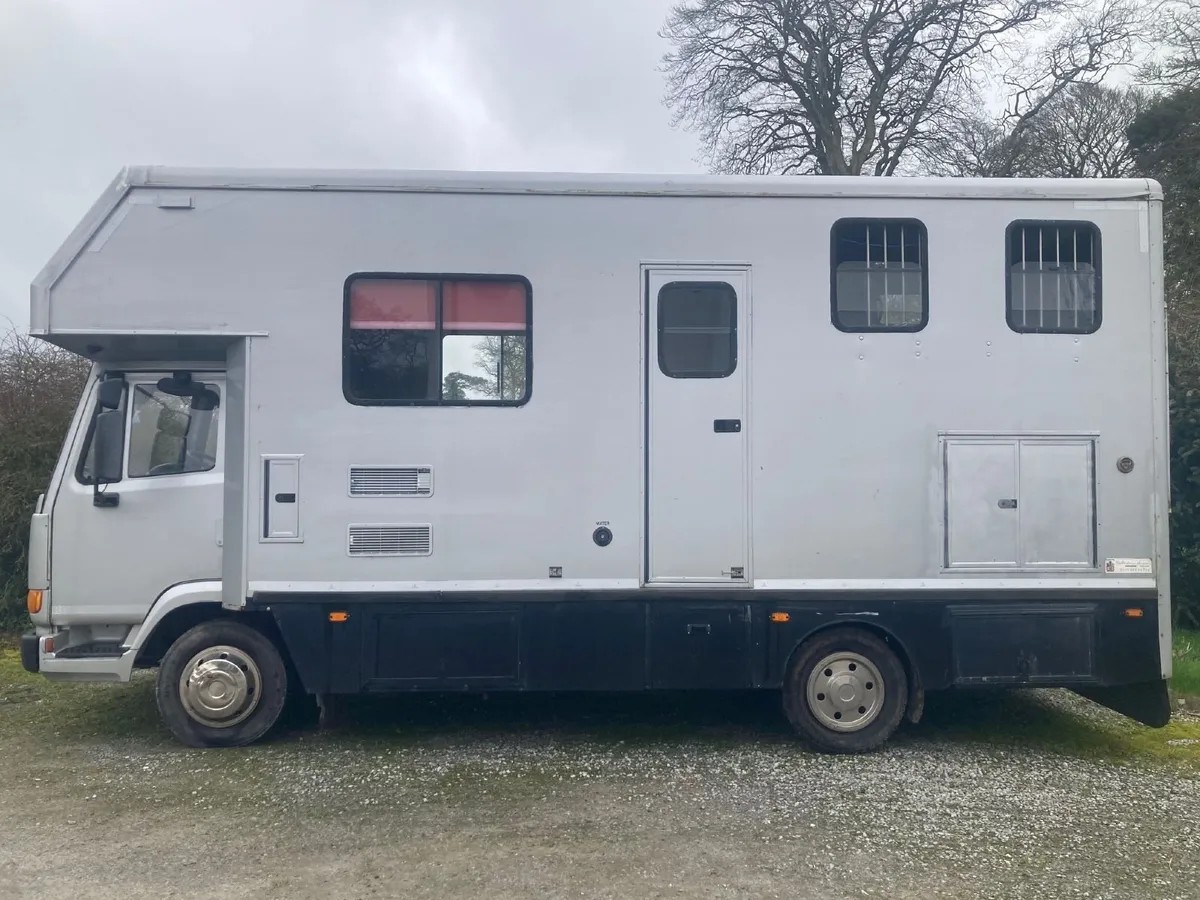 Horse Lorry - Image 1