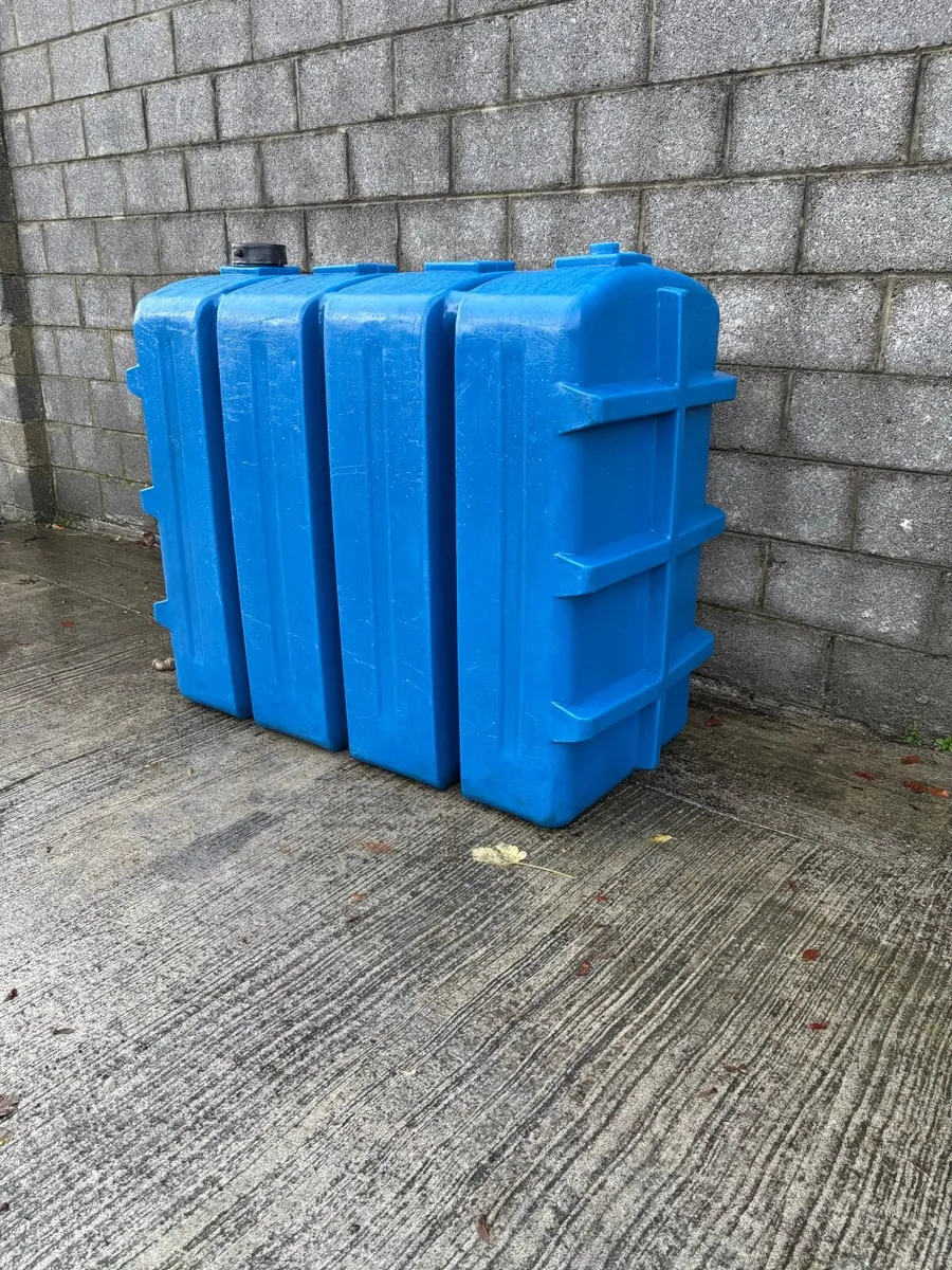 Water tanks - Image 1