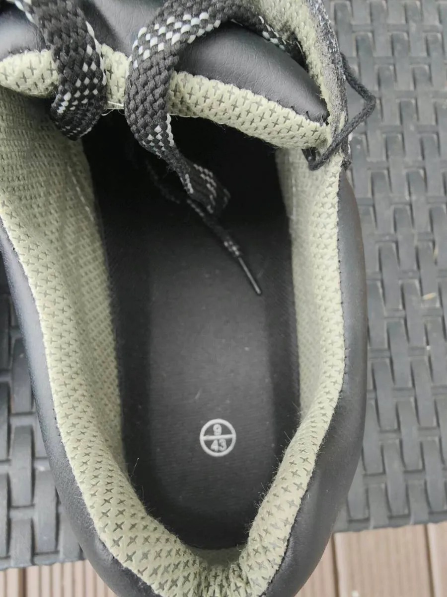 Safety shoes size 9 - Image 3