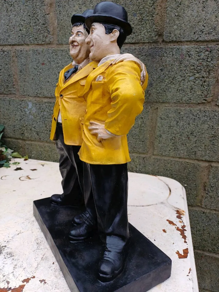Vintage Laurel & Hardy Sculpture - Image 3