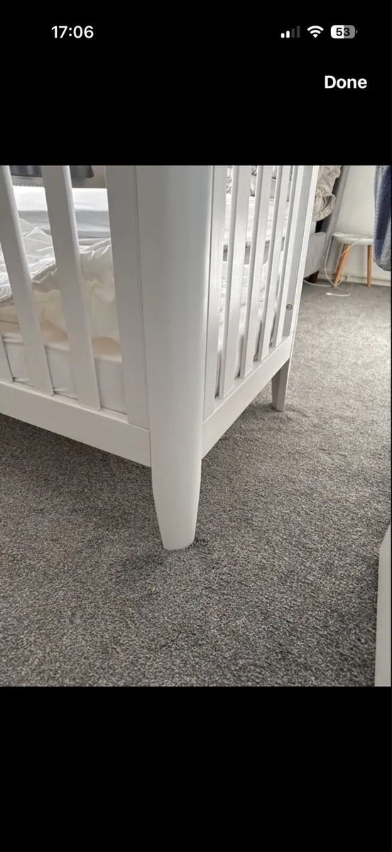 Cot bed in white - Image 4