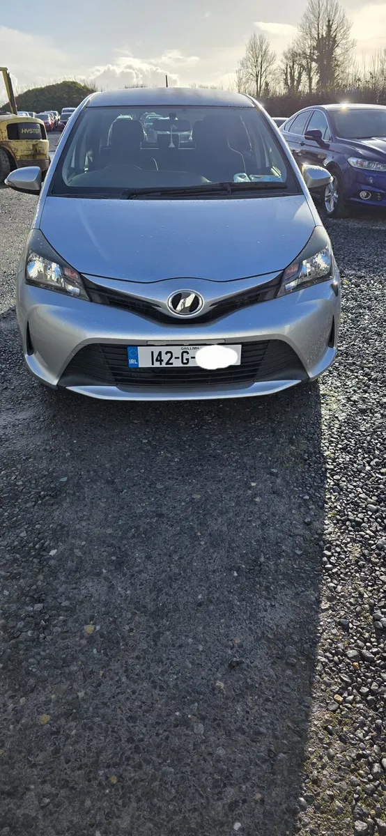 142 TOYOTA VITZ AUTO - Image 2
