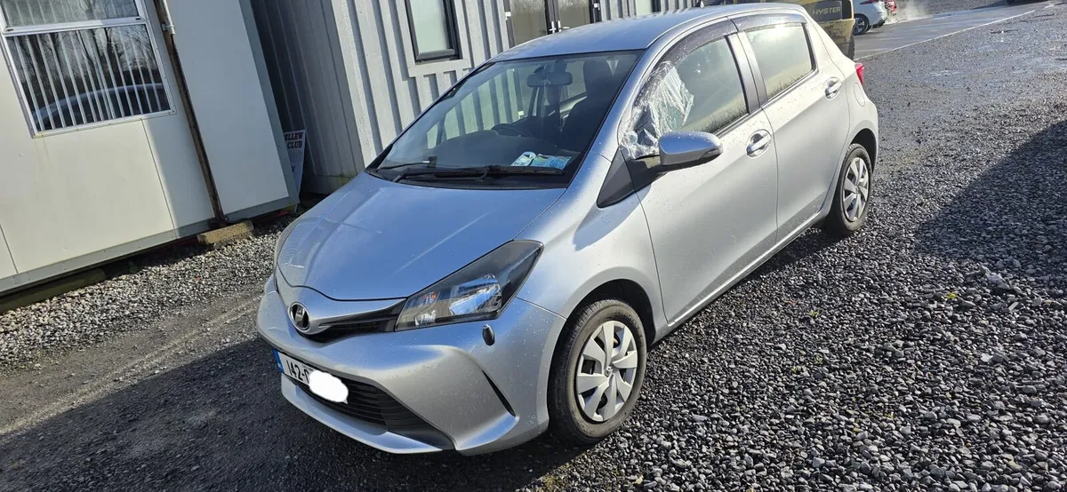142 TOYOTA VITZ AUTO - Image 1