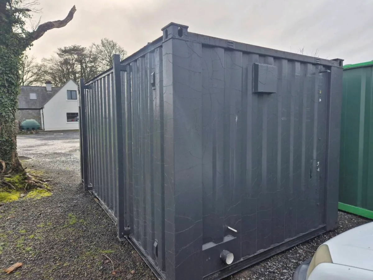 Toilet block - Image 3