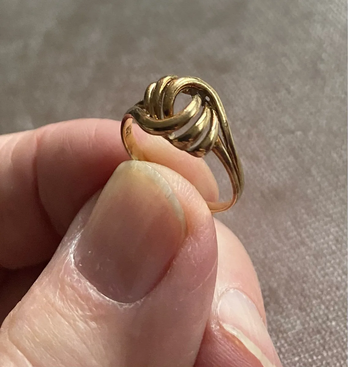9 ct Gold Ring - Image 2