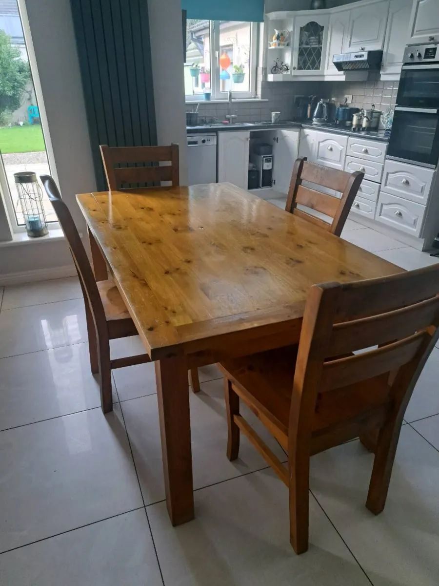 A strong wooden kitchen table  with 4 chairs - Image 2