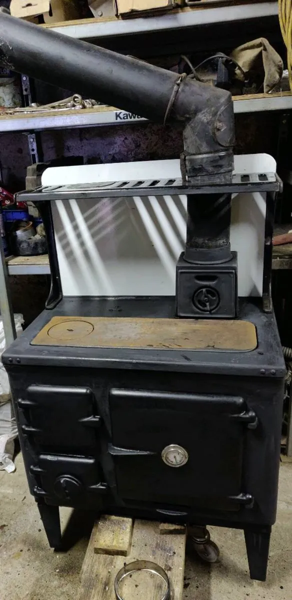 Solid fuel range - Image 4