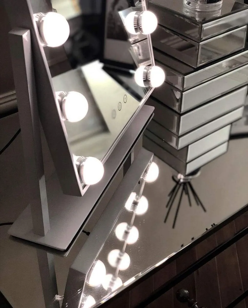 Hollywood Lighted Vanity Mirror with LED Lights - Image 4