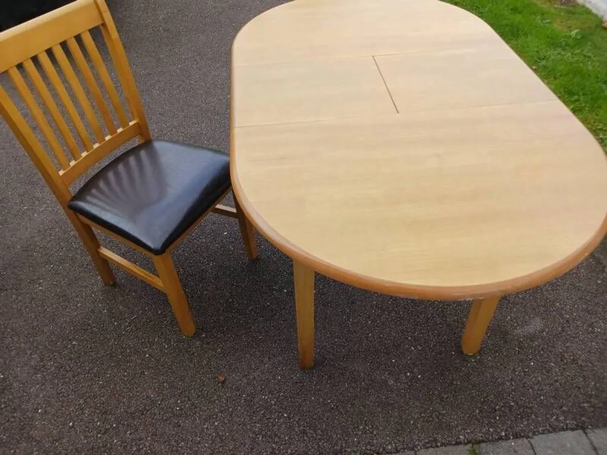 Kitchen Table & 4 x Chairs