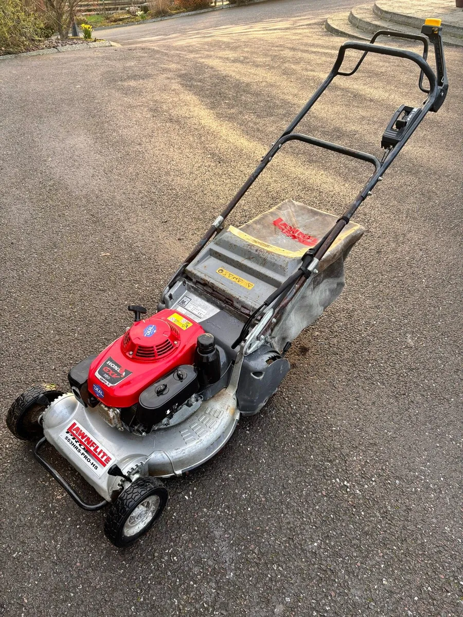 Honda push lawnmower - Image 1