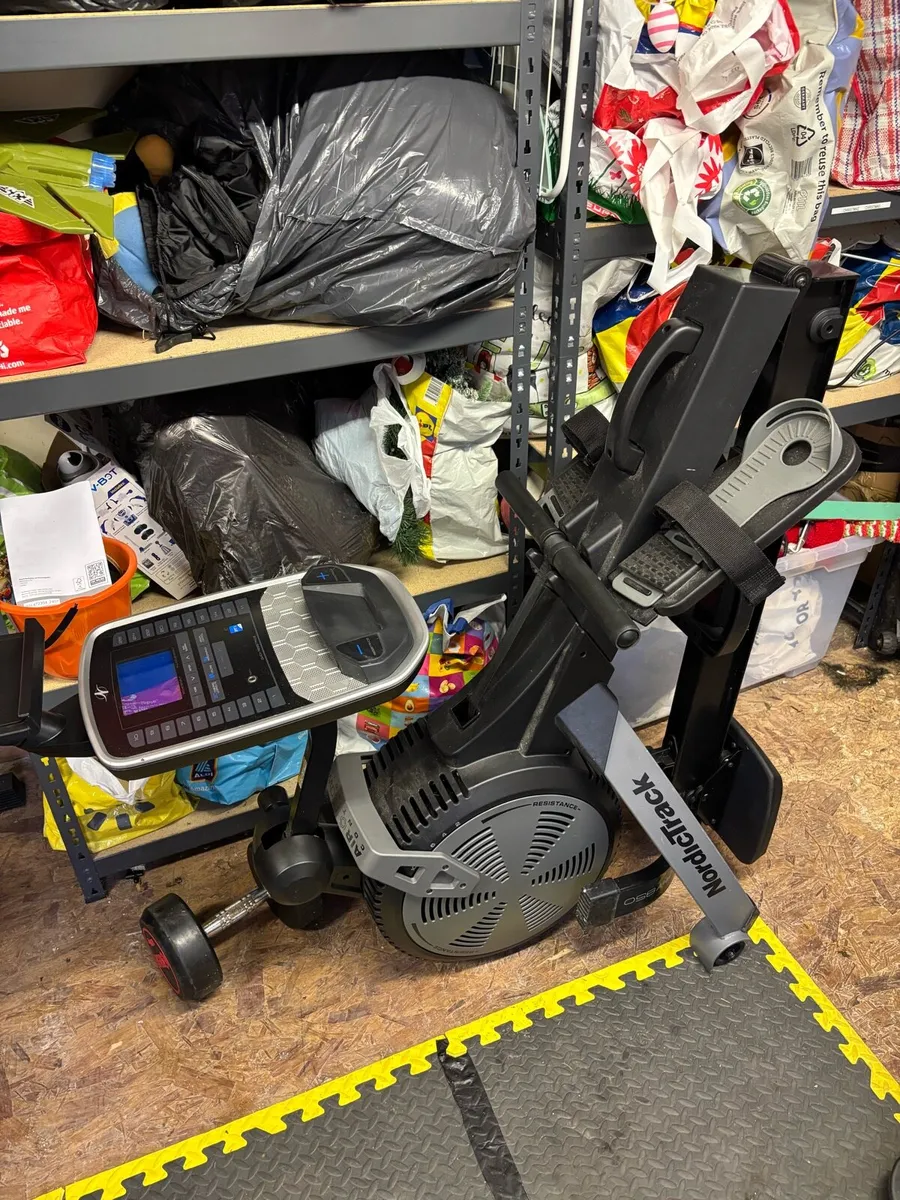 Rowing machine - Image 1