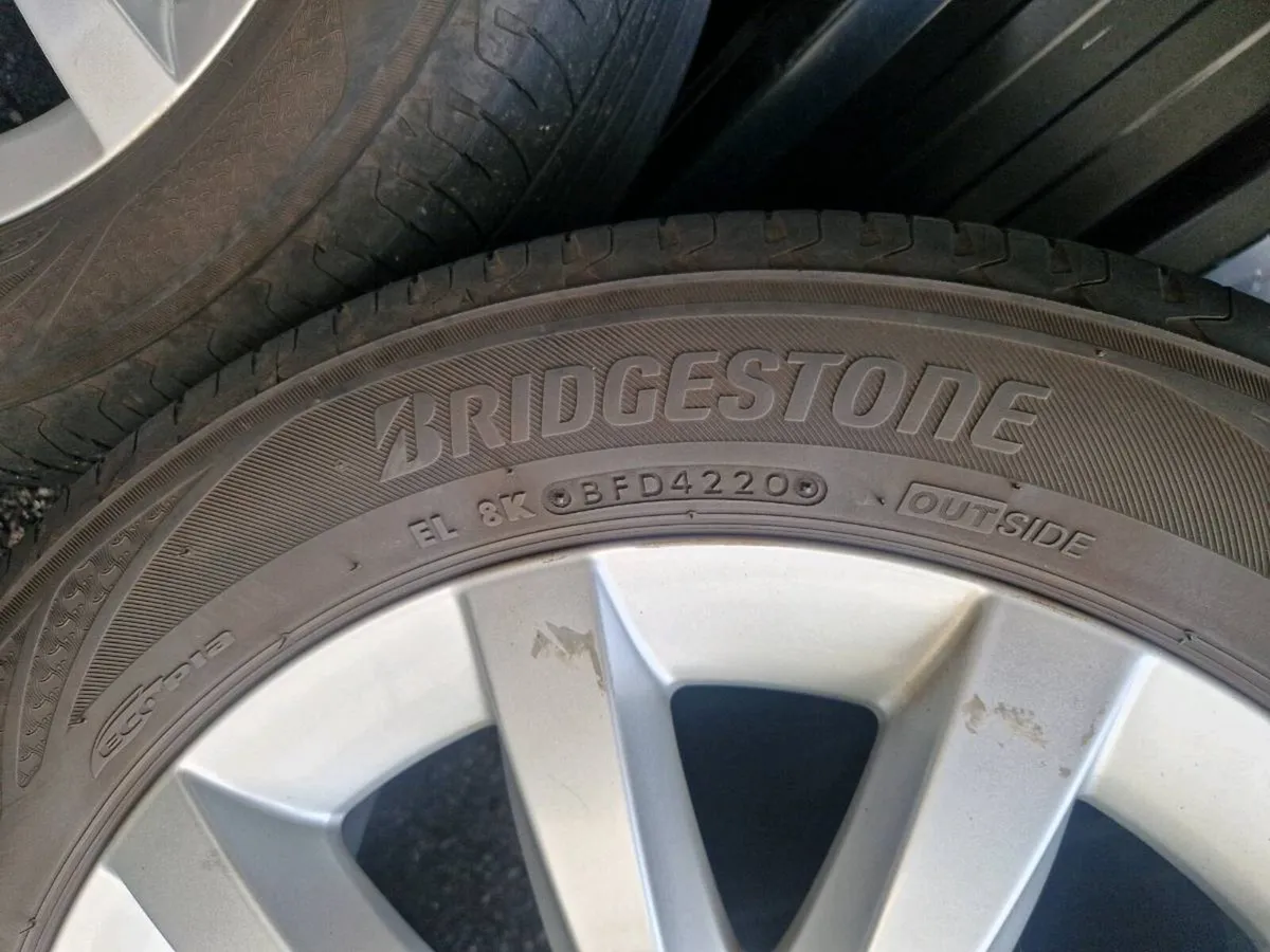 16" OEM Mercedes Alloys  / Tyres / Wheel Bolts - Image 3