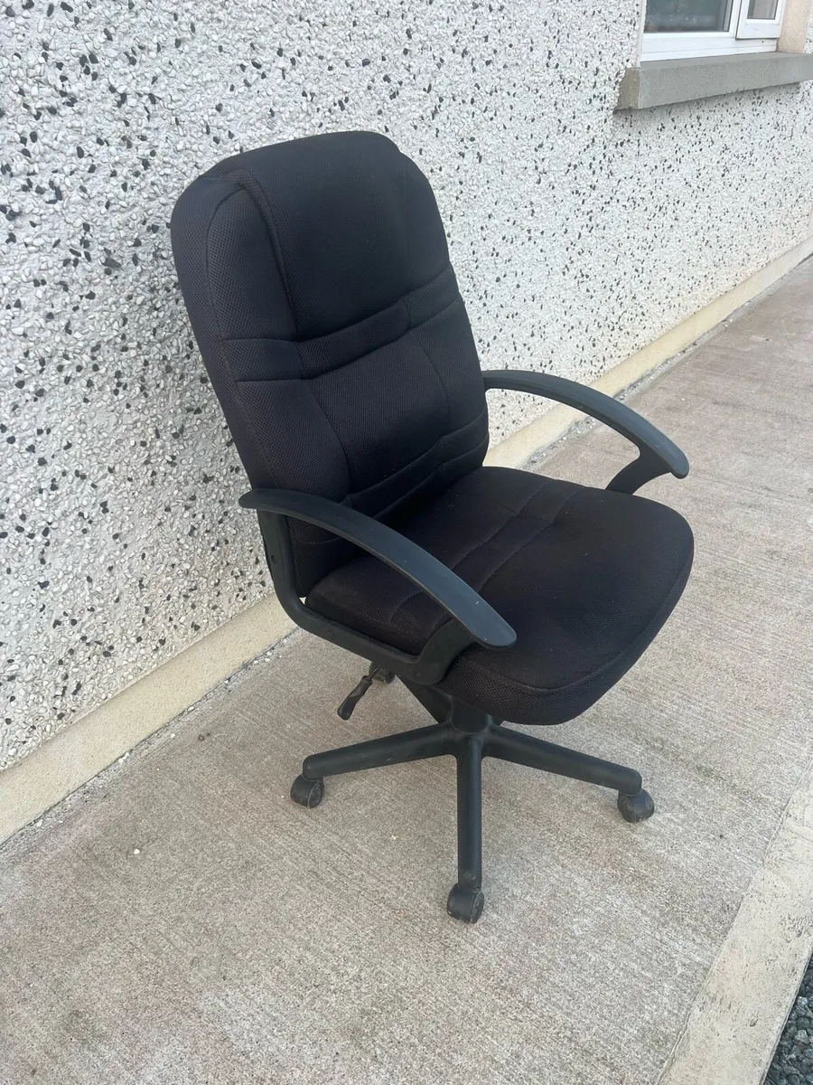 Office chair - Image 1