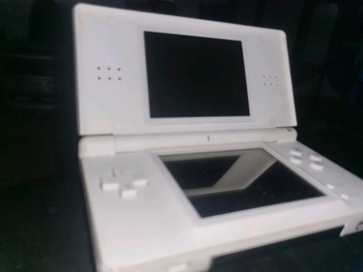 DS Lite (White console) - Image 1