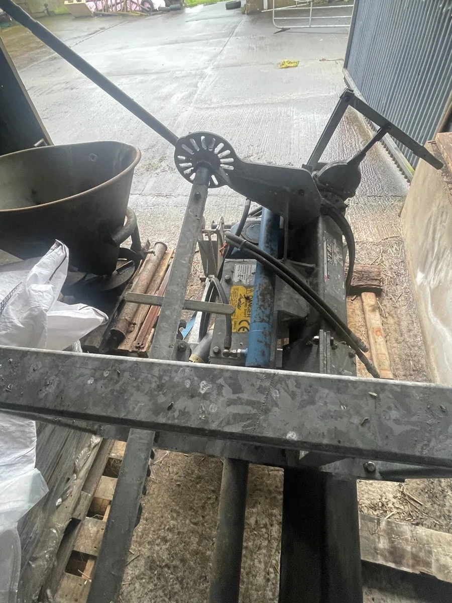 Manure Agitator, tractor tyres, tractor weights - Image 4
