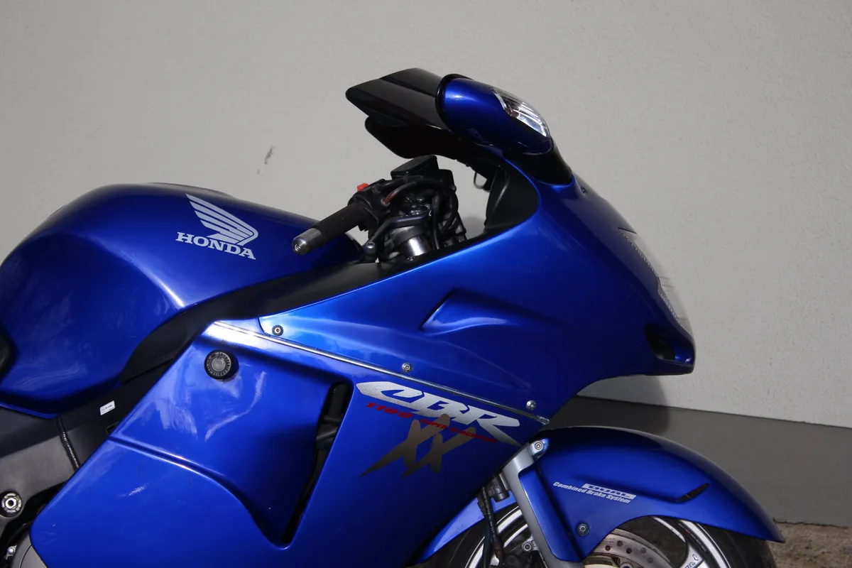2004 Honda CBR1100 Blackbird - Image 2