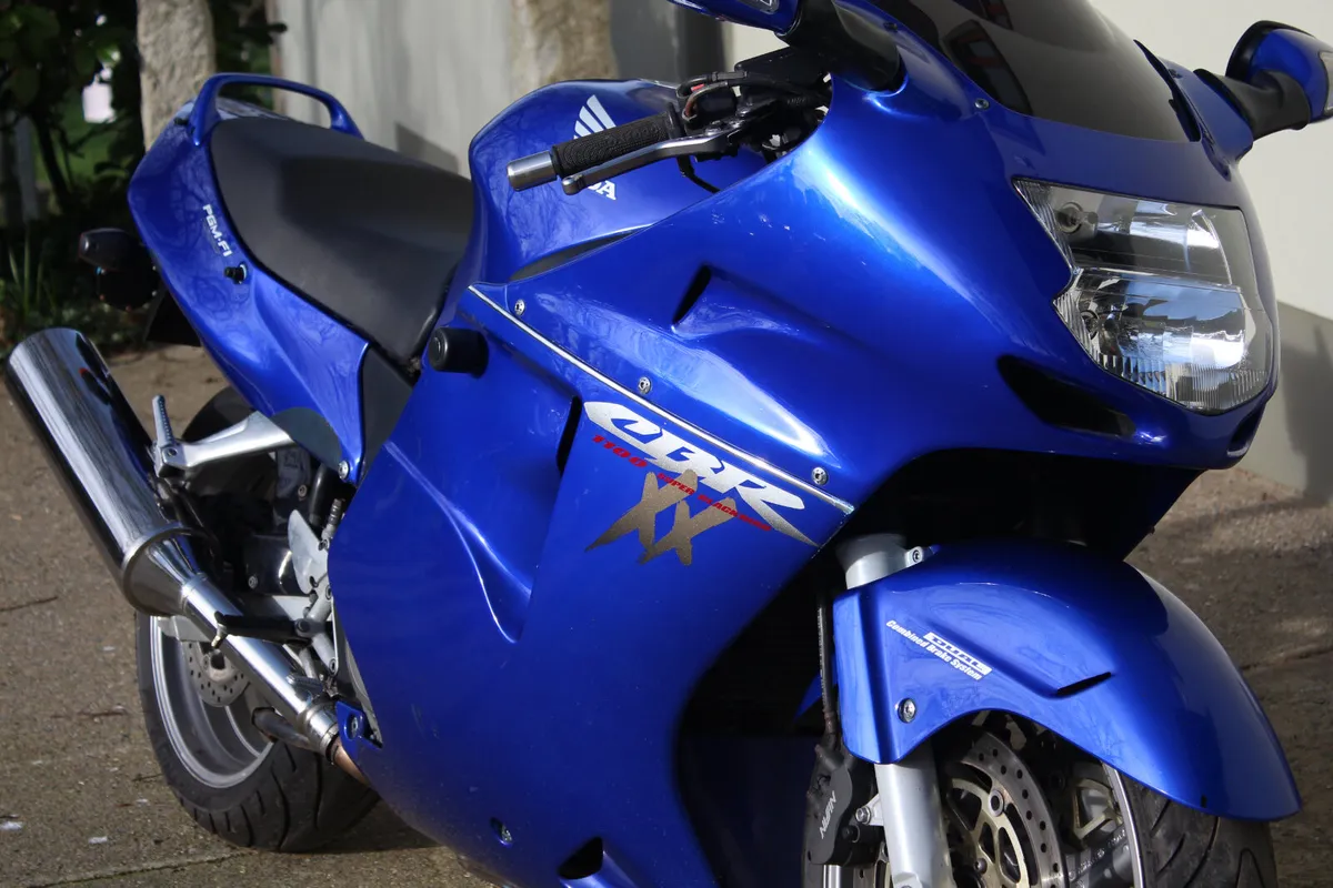 2004 Honda CBR1100 Blackbird - Image 4