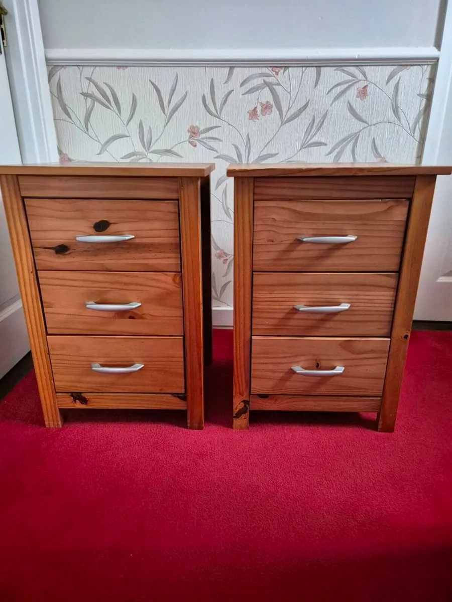 Bedside Lockers