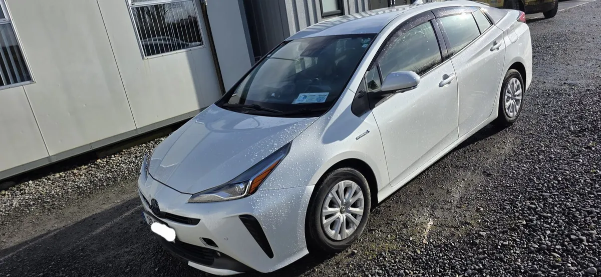 201 TOYOTA PIRUS HYBRID - Image 1