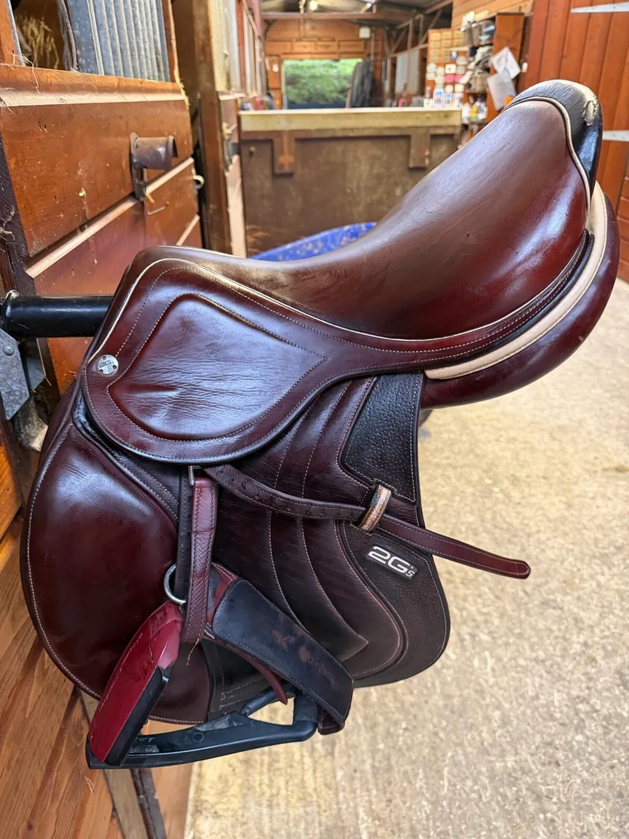 CWD 17” SE32 Jumping Saddle - Image 1