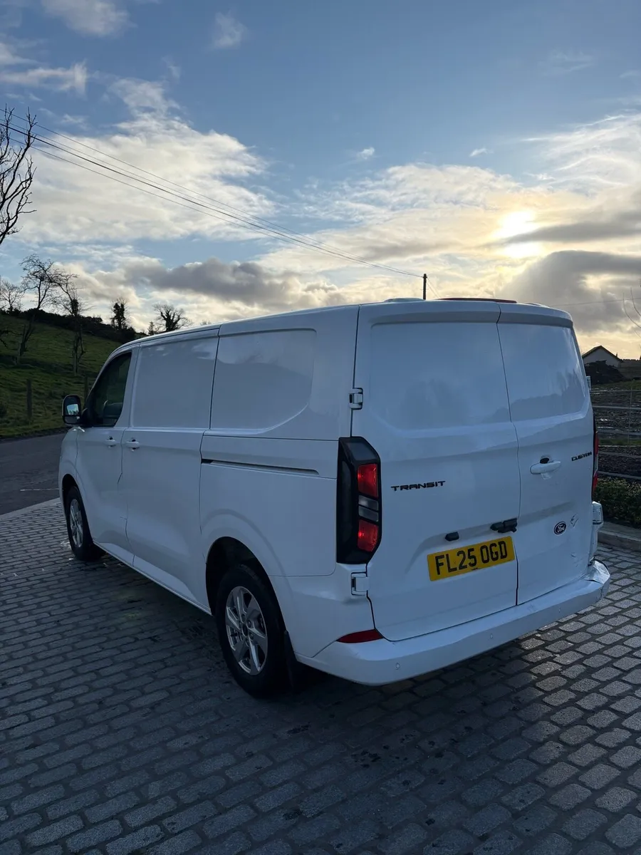 2025 Ford Transit Custom 280 Limited - Image 4
