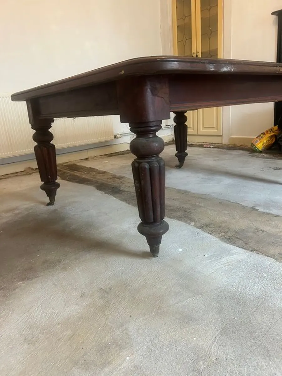Extendable Solid Wooden Dining Table Vintage Style - Image 3