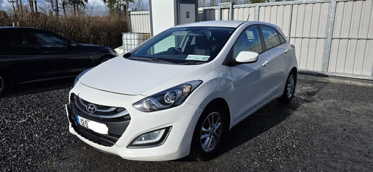 12 HYUNDAI I30 DIESEL - Image 1