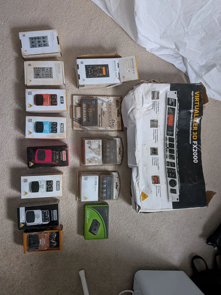 Guitar pedals/Audio equipment