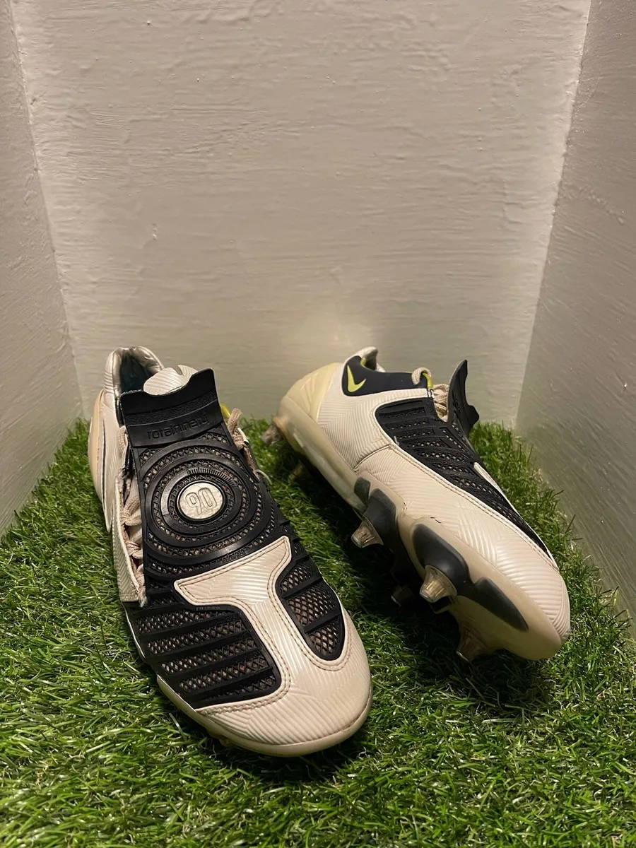 Nike Total 90 Laser II SG Football Boots | UK 9 - Image 2