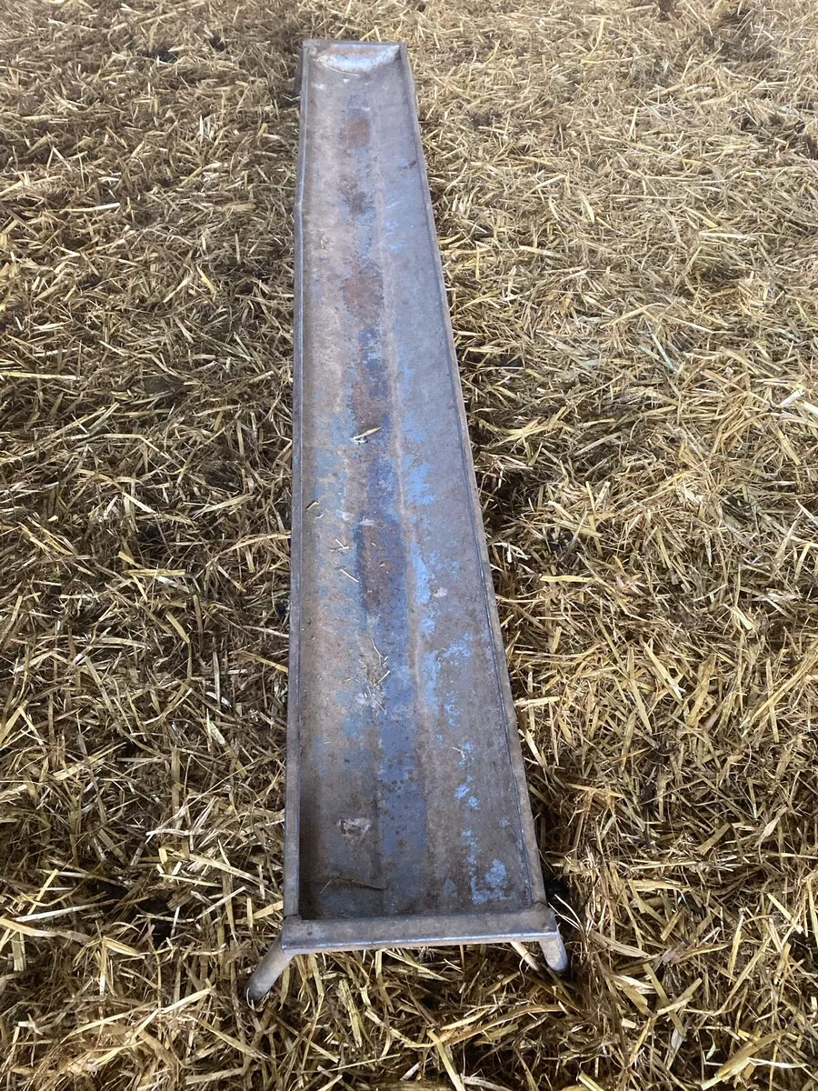 Buffalo Calf Hay rack/sheep trough/ring feeder - Image 3